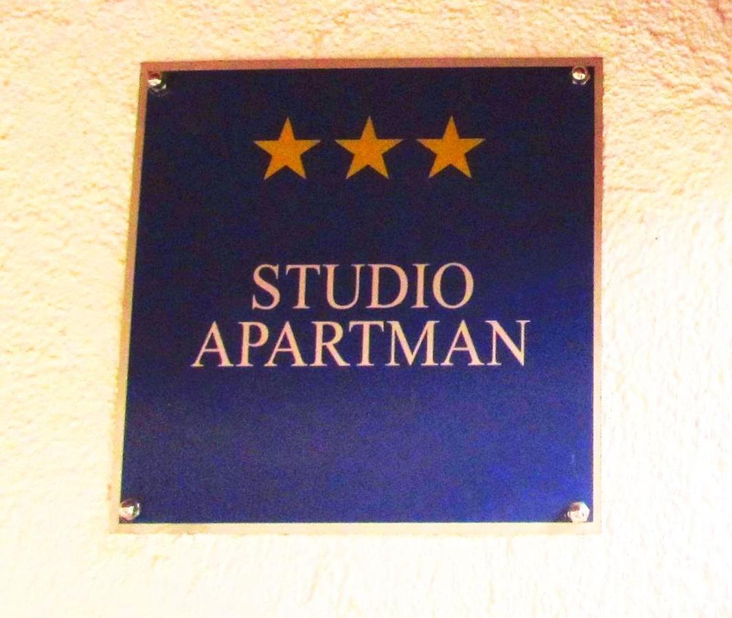 Center Studio Apartment 普拉 外观 照片